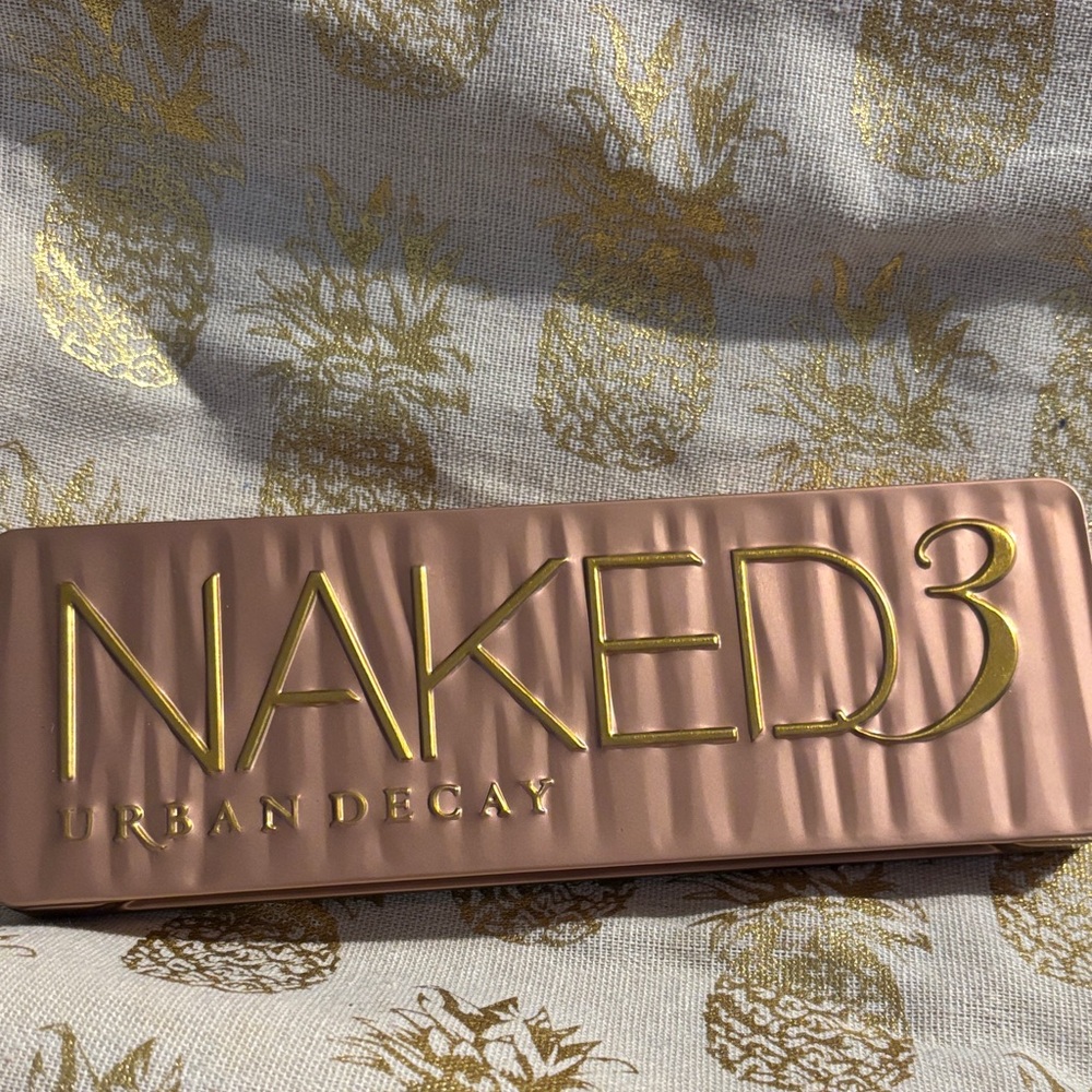 Urban Decay Naked3 Eyeshadow Palette - Rose, Mauve, Taupe Shades